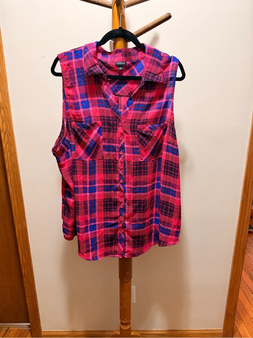 Torrid size 3 pink and blue sleeveless blouse